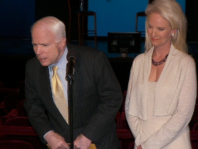 McCain dhe e shoqja Sindy