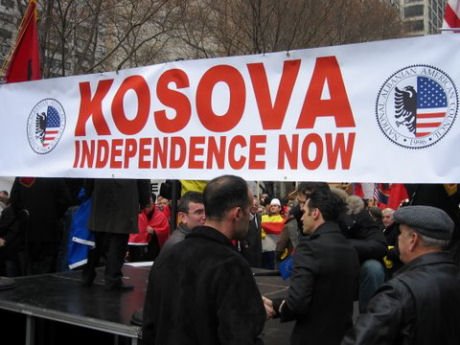 Pavar�si p�r Kosov�n, tubim n� New York