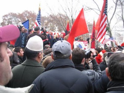 Pavar�si p�r Kosov�n, tubim n� New York