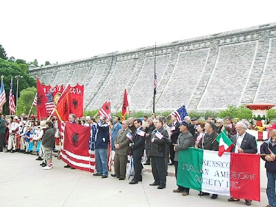 Shqiptart dhe Parada e Dits s Forcave t Armatosura t Ameriks