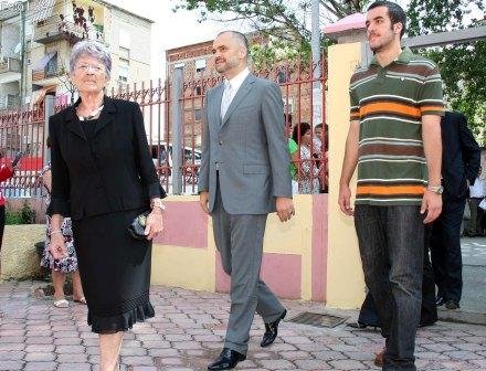 Aneta, Edi dhe Grigor Rama