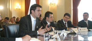 P�rfaq�sues t� l�vizjes Mjaft d�shmojn� n� Kongresin Amerikan