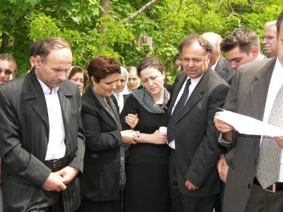 Dhurata, bashk�shortja e t� ndjerit