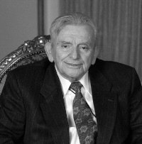 Dr. Fuad Myftia