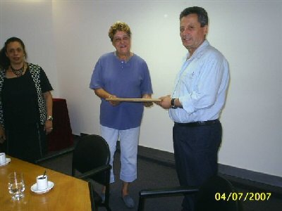 Engj�ll Koliqi me Presidenten Lucia Camargo