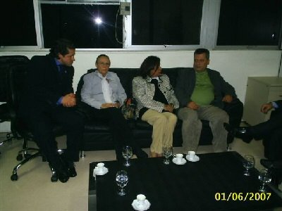 Engj�ll Koliqi, n� mesin e politikan�ve mikprit�s