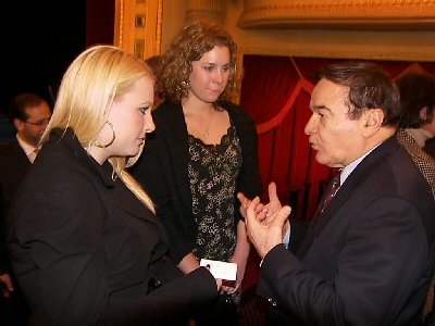 Dioguardi me dy vajzat e Sen. McCain