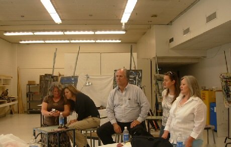 Dr. Robert Tracy me Vasin� gjat� pun�s