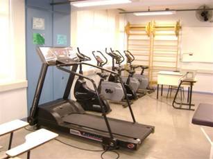 Nga nj� sall� e gjimnastik�s fizioterapeutike