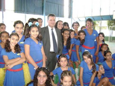 Prof. Engj�lli n� mesin e valltareve (me k�rkes�n e tyre)