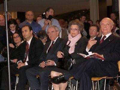 Ekspozita, n� p�rkujtim t� Holokaustit
