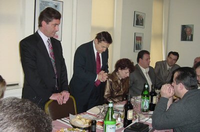 Takim me senatorin Jeff Klein